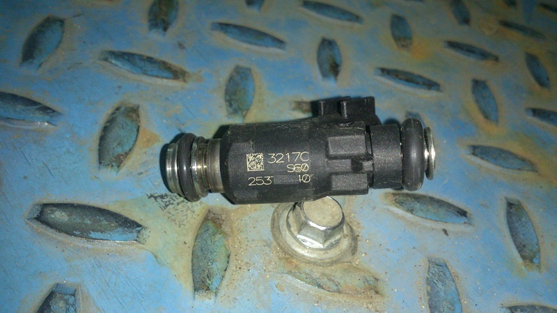 ФОРСУНКА ТОПЛИВНАЯ BYD F-3  17.01.2000F3002